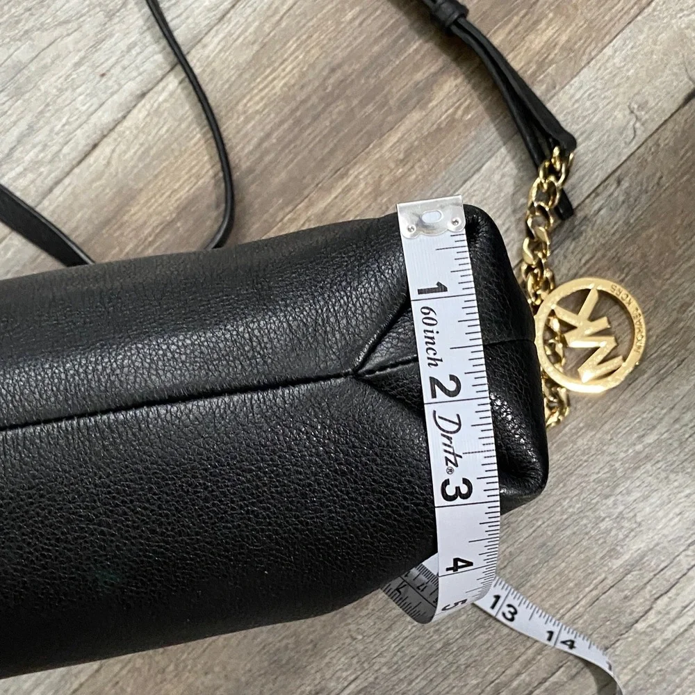 Leather Michael Kors Black Crossbody Bag with Gold Chain - Picture 11 of 16